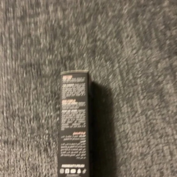 Huda Beauty Lip Blush - Rosy Kiss - NWT - Picture 2 of 4